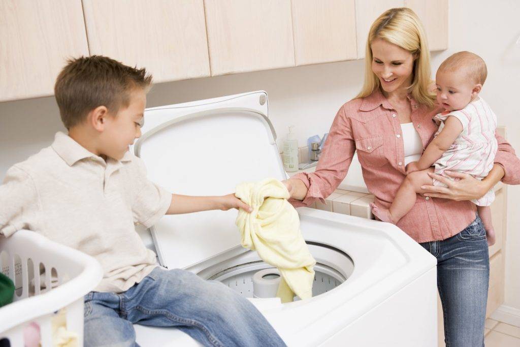 Как стирать вещи для новорожденных