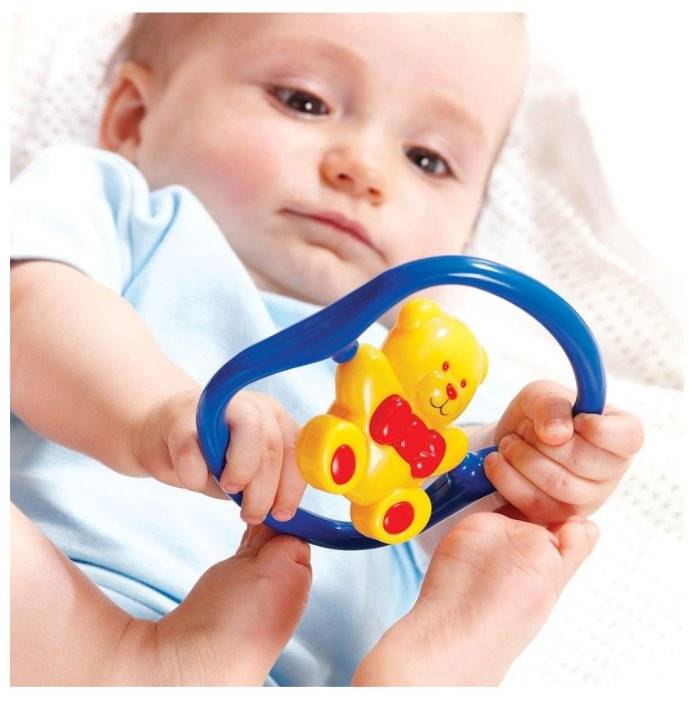 Чек-лист: какие игрушки нужны ребенку до года педиатры — о том, как выбирать занятия для малышей
