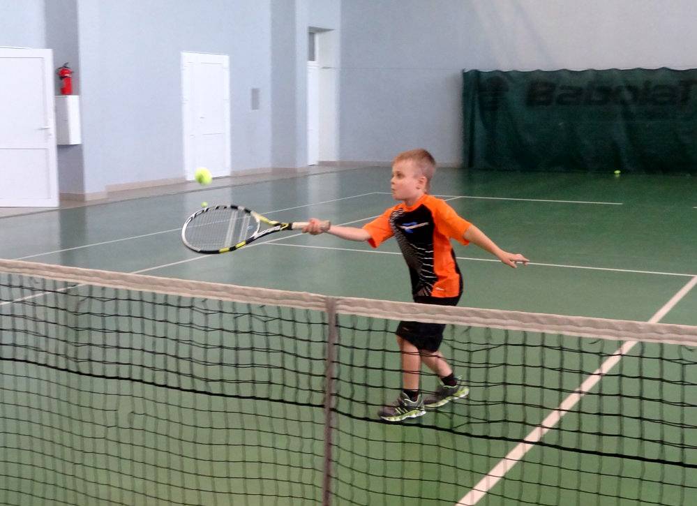 Дети и спорт: плавание укрепит иммунитет, футбол научит работать в команде, а теннис полезен для зрения - новости на kp.ua