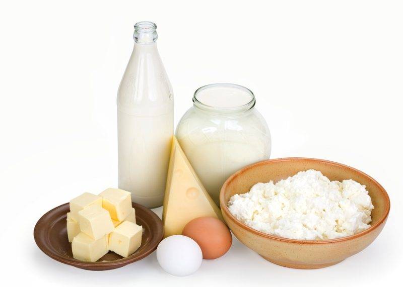 Какие кисломолочные продукты можно кормящей маме новорождённого: вред и польза