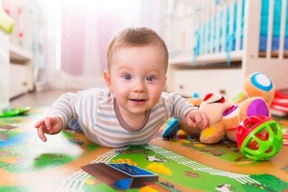 Как развивать ребенка в 7 месяцев: игры, игрушки для детей, развивающие занятия