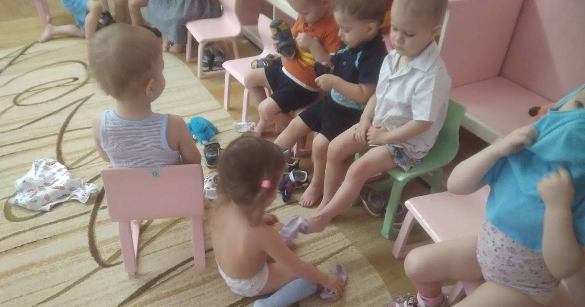 Ты уже большой: 7 способов научить малыша одеваться самостоятельно