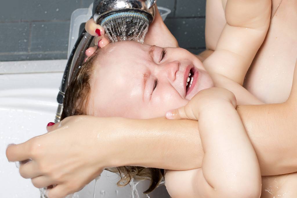 Как приучить малыша мыть голову без слёз