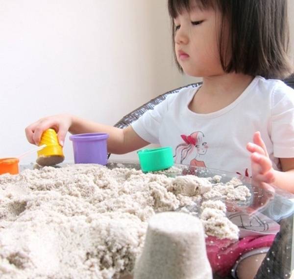 Играем с живым песком: состав массы для лепки, хранение набора, домашняя песочница для детей своими руками. живой песок для детей