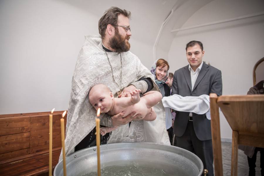 Крестить ли капризных детей? отвечают священники