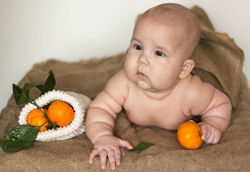 Когда ребенку можно давать мандарины? с какого возраста без боязни можно давать мандарины ребенку.