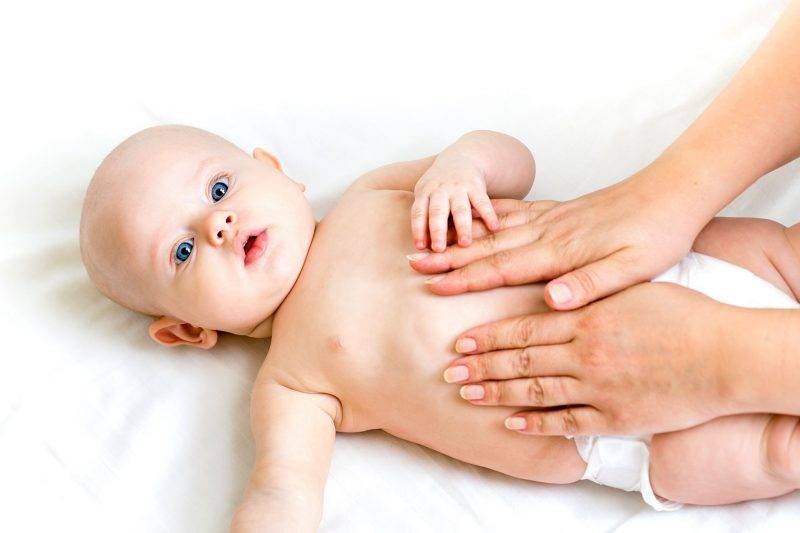 Как делать массаж новорожденному при пупочной грыже видео