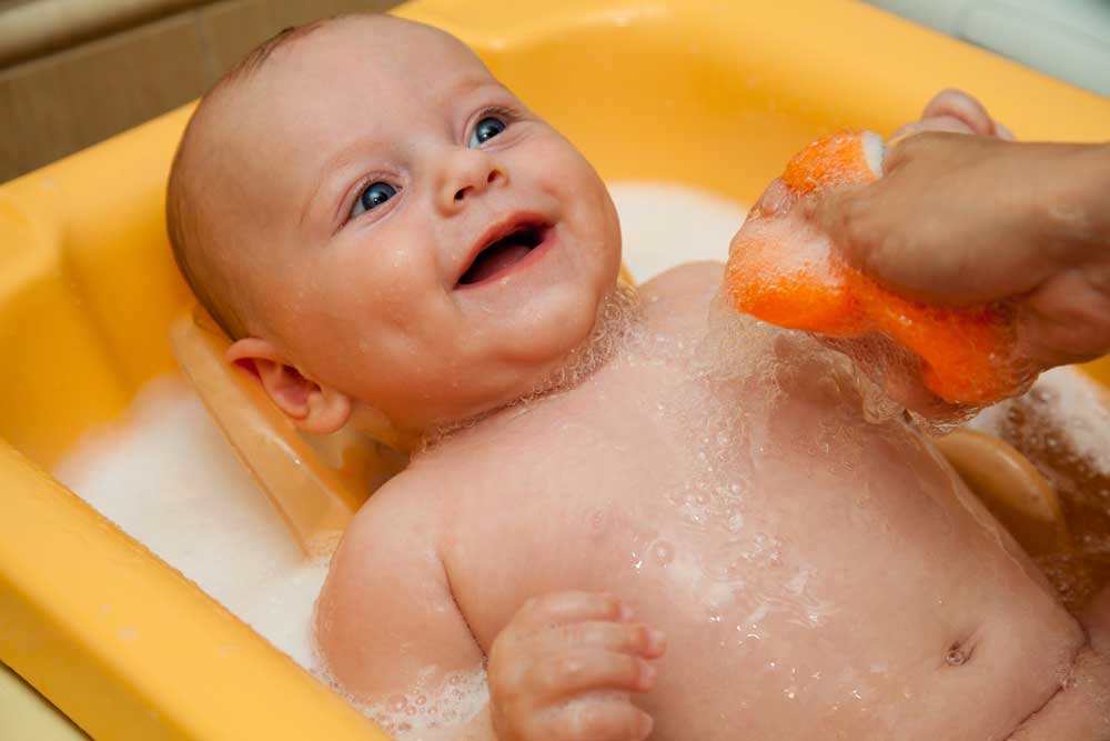 Как купать новорожденного ребенка - топотушки