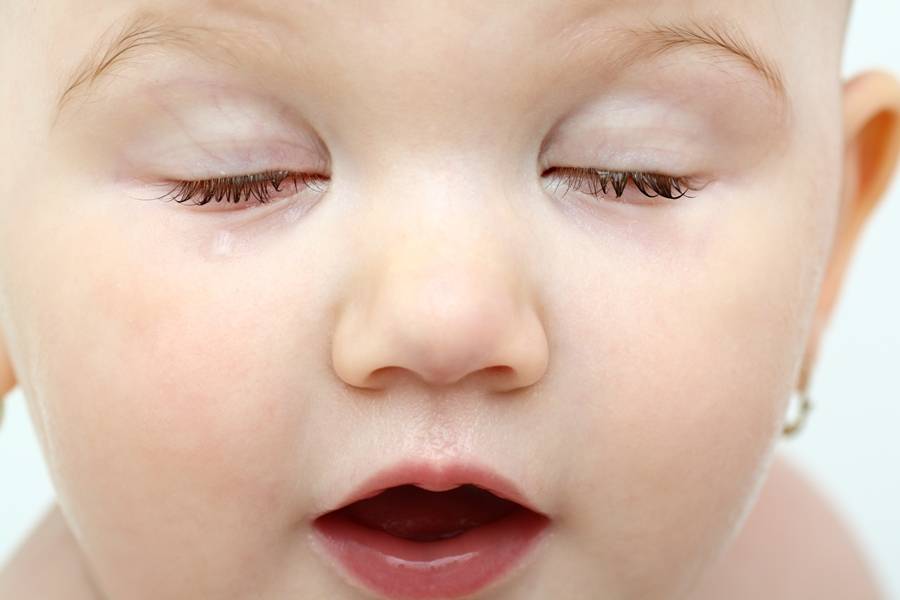 У ребенка дергается глаз - что это, причины и лечение, как лечить нервный тик, почему у 4 месячного малыша дергаются глаза - детская поликлиника № 7