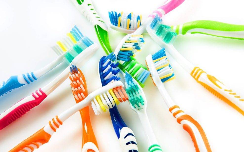 Как часто менять зубную щетку ребенку