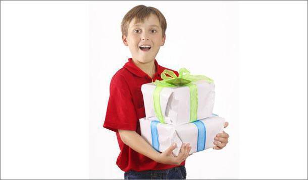 Что подарить мальчику на 7 лет: оригинальные и современные варианты