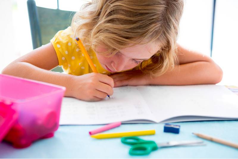 Как приучить ребенка делать уроки самостоятельно?