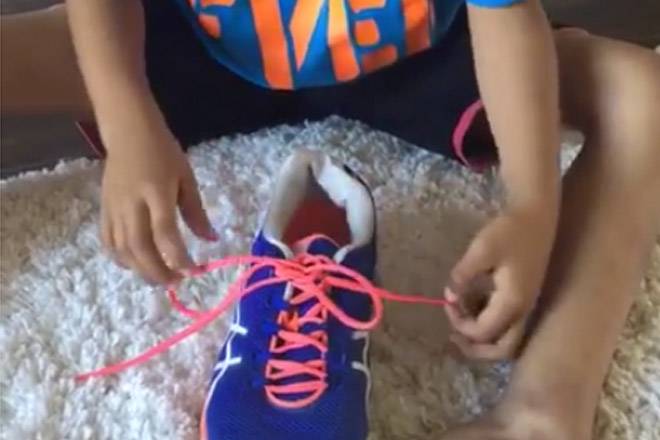 Учим ребенка быстро завязывать шнурки