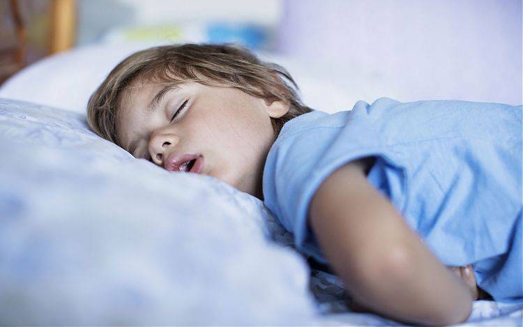 Спать в прохладной комнате очень полезно, а также это помогает уснуть быстрее: мнение ученых