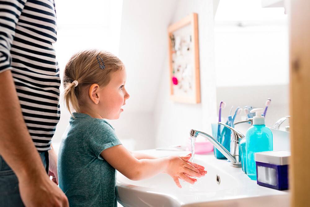 Как приучить ребенка мыть руки и носить маску - советы психолога