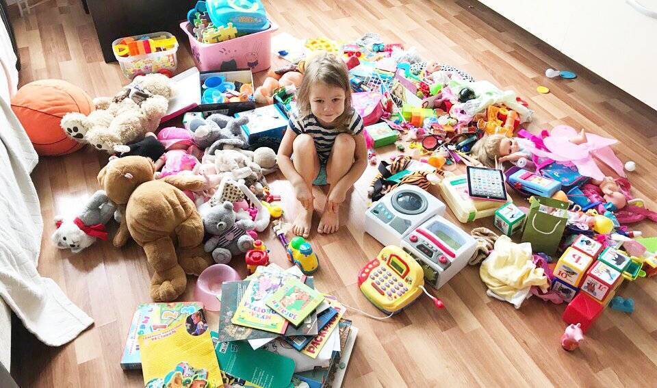 Как научить ребенка убирать игрушки в 2 года – инструкция родителям