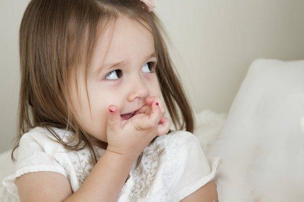 8 странных привычек у малышей до года | parents