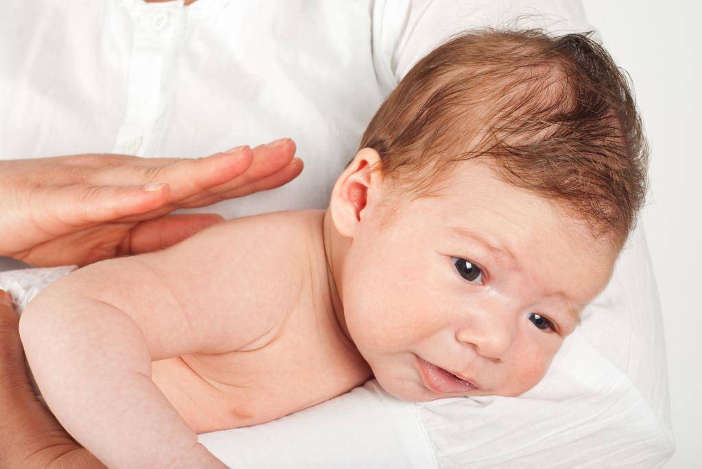 Почему новорожденный икает: 8 общих причин икоты и 6 способов избавить от неё малыша