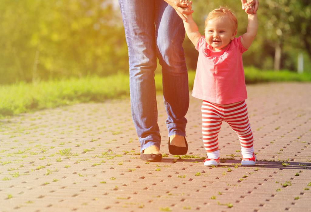 Учим ребенка ходить: 10 советов