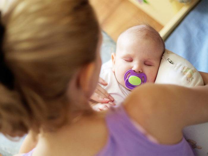 Пустышка для новорожденного: 5 критериев выбора, 5 лучших сосок