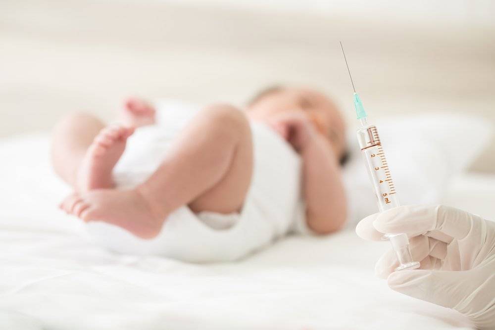 Какие прививки делают в роддоме новорожденным в 2021 году