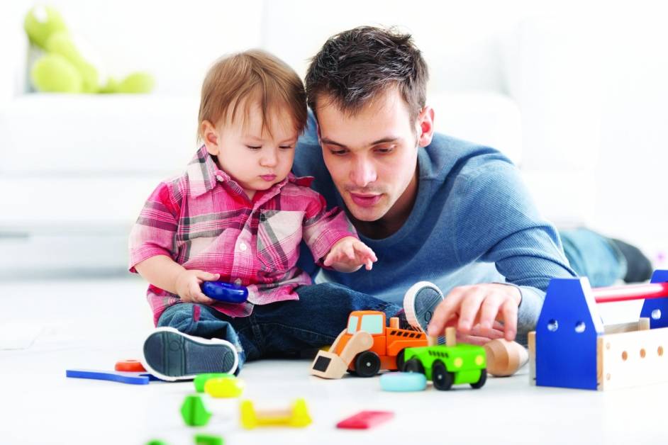 Игры с папой: чему может научить годовалого ребенка его отец через игру?