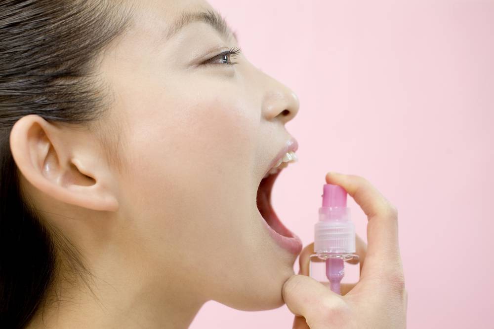 Неприятный запах изо рта у ребенка: причины и способы устранения