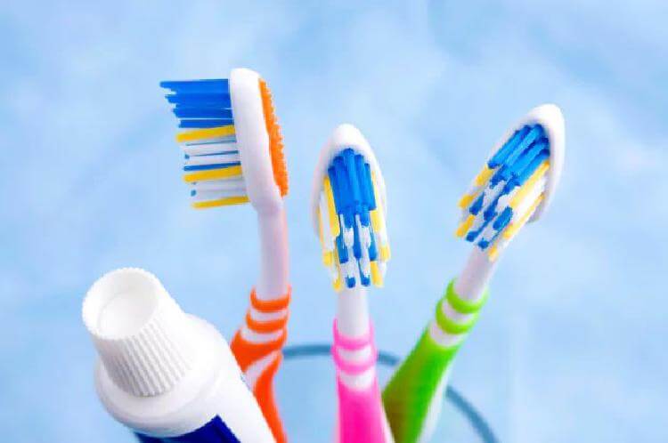 №9 вопрос-ответ: как часто нужно менять зубную щетку