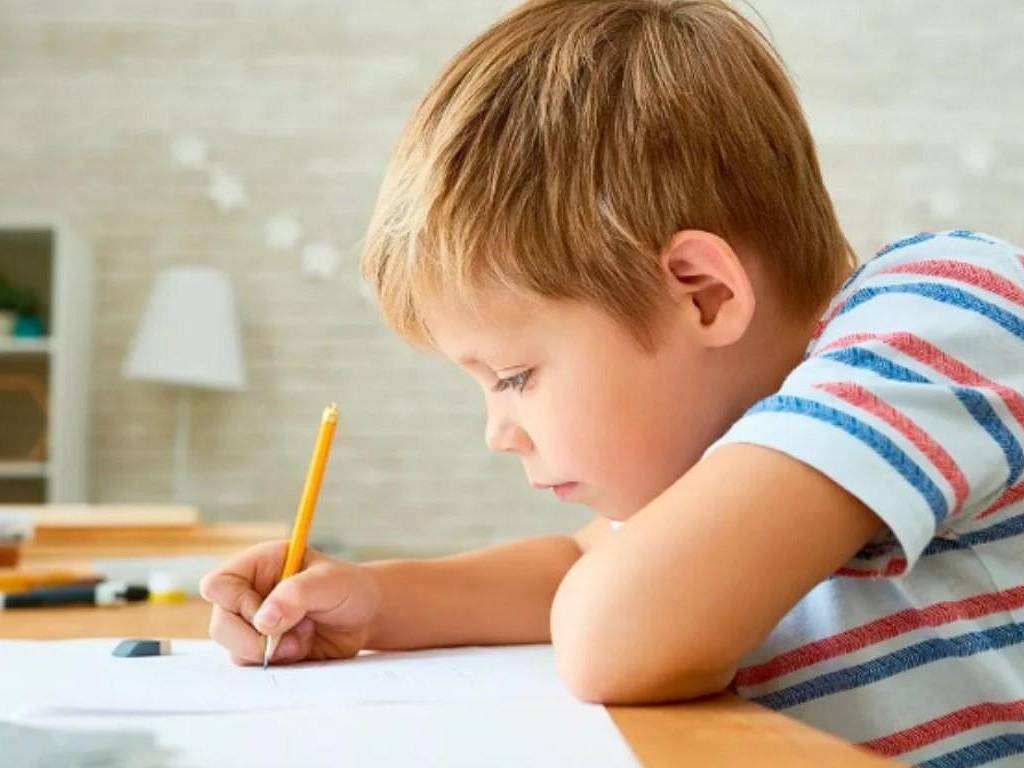 Как заставить ребенка делать уроки: топ-10 эффективных способов