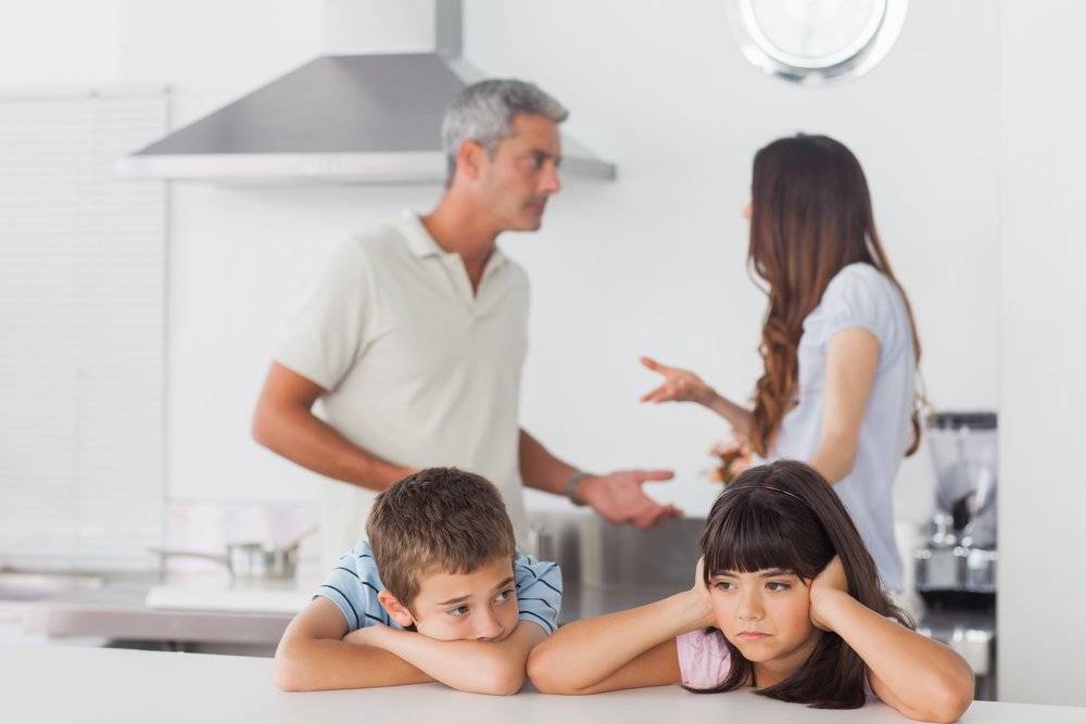 Ссоры родителей в семье при ребенке и недостаток внимания со стороны родителей