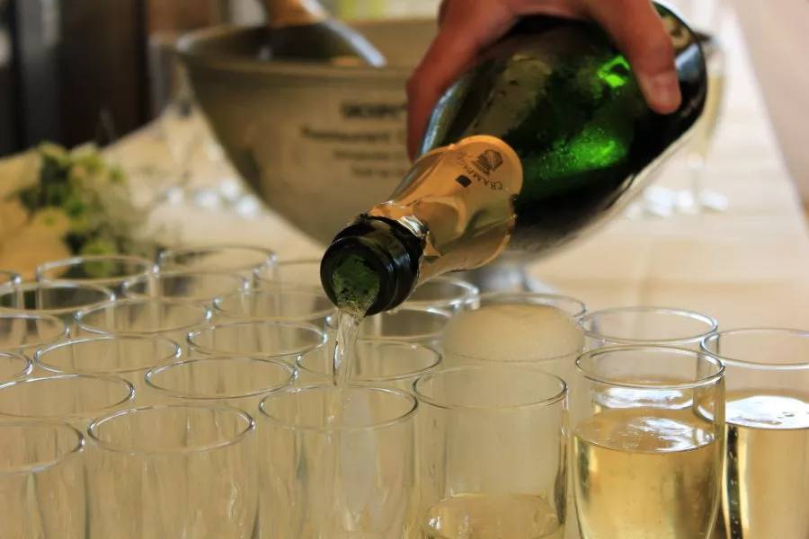 Со скольки лет можно пить детское шампанское