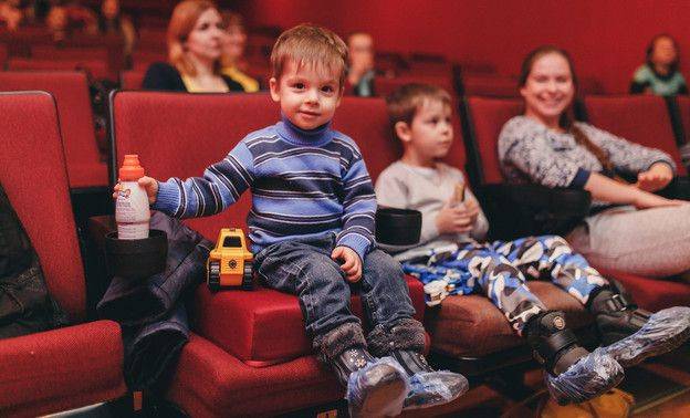 Когда ребенку можно посещать кинотеатр? / статьи / детскийвопрос.рф - все для родителей о детях