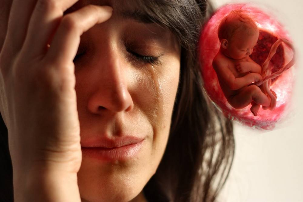 Первый аборт: чем он опасен