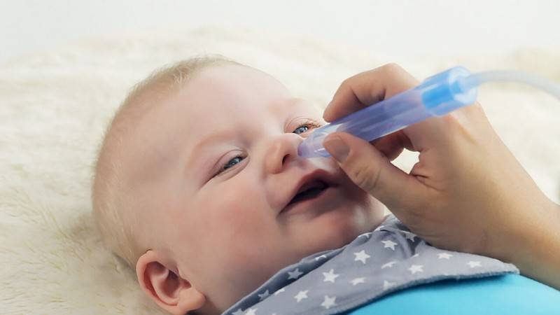 Могут ли быть сопли во время прорезывании зубов: особенности зубного насморка у детей до года и способы лечения