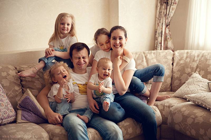 Многодетная семья в россии в 2021 году - признаки, статус, льготы