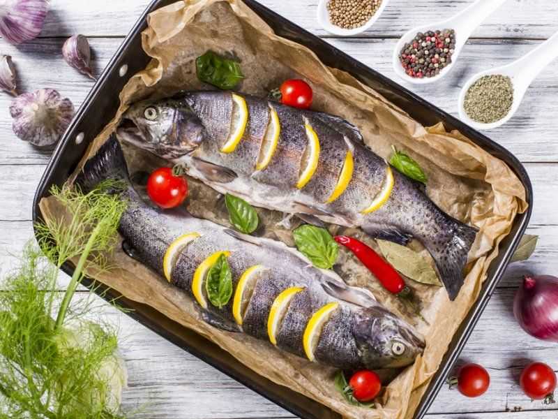 Как приготовить рыбу для кормящей мамы: полезные и простые рецепты