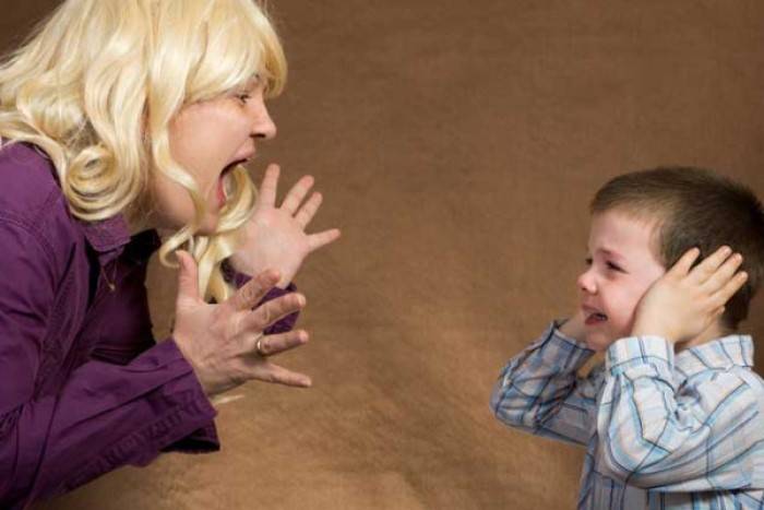 Как перестать кричать на своего ребенка?