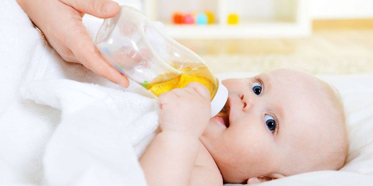 Нужно ли давать воду ребенку на грудном вскармливании?