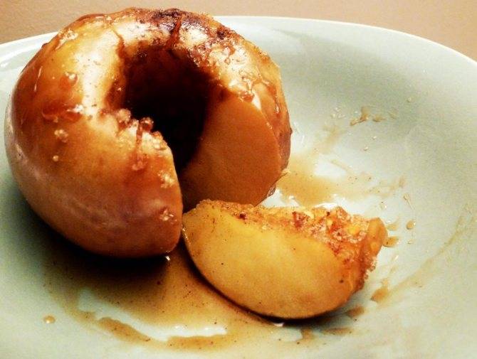 Запеченные яблока для кормящей мамы, польза, рецепт