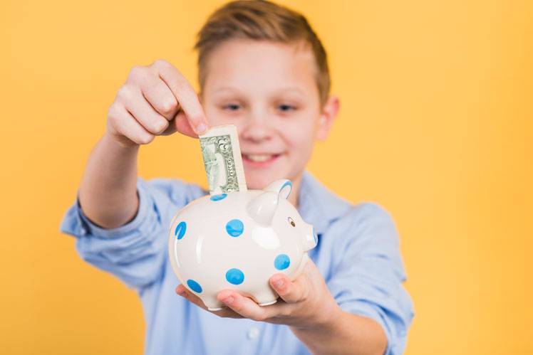 Деньги и дети: как научить ребенка правильно обращаться с деньгами