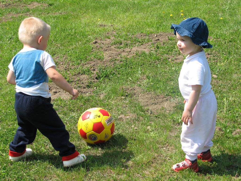Подвижные игры с мячом для детей разного возраста