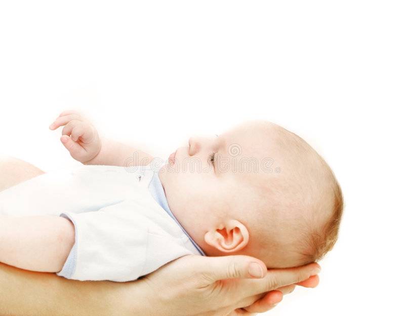 Когда заживает родничок у новорождённого? | nestle baby
