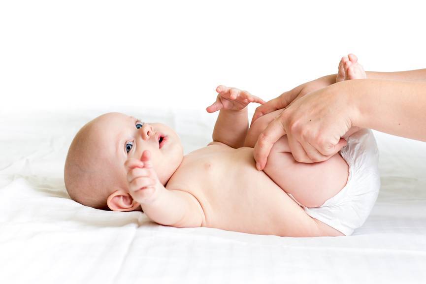 Выкладывание на живот новорожденного ребенка: как правильно выкладывать, зачем, когда и на сколько