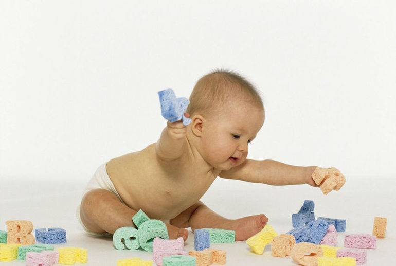 Развитие ребенка в 3 месяца жизни. физическое и эмоциональное развитие. описание и советы