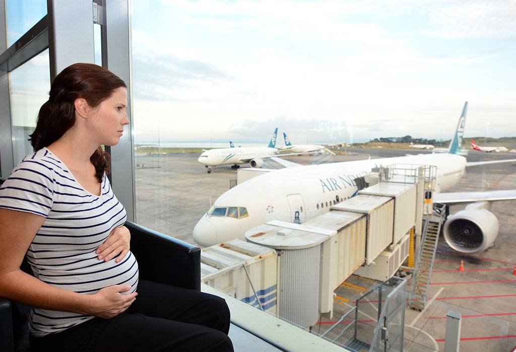 Можно ли беременным летать на самолете, на каком сроке можно