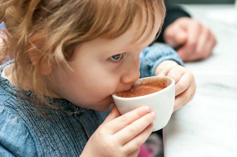 Со скольки лет можно пить кофе детям