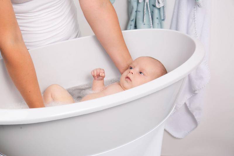 Как купать новорожденного ребенка - 69 фото водных процедур