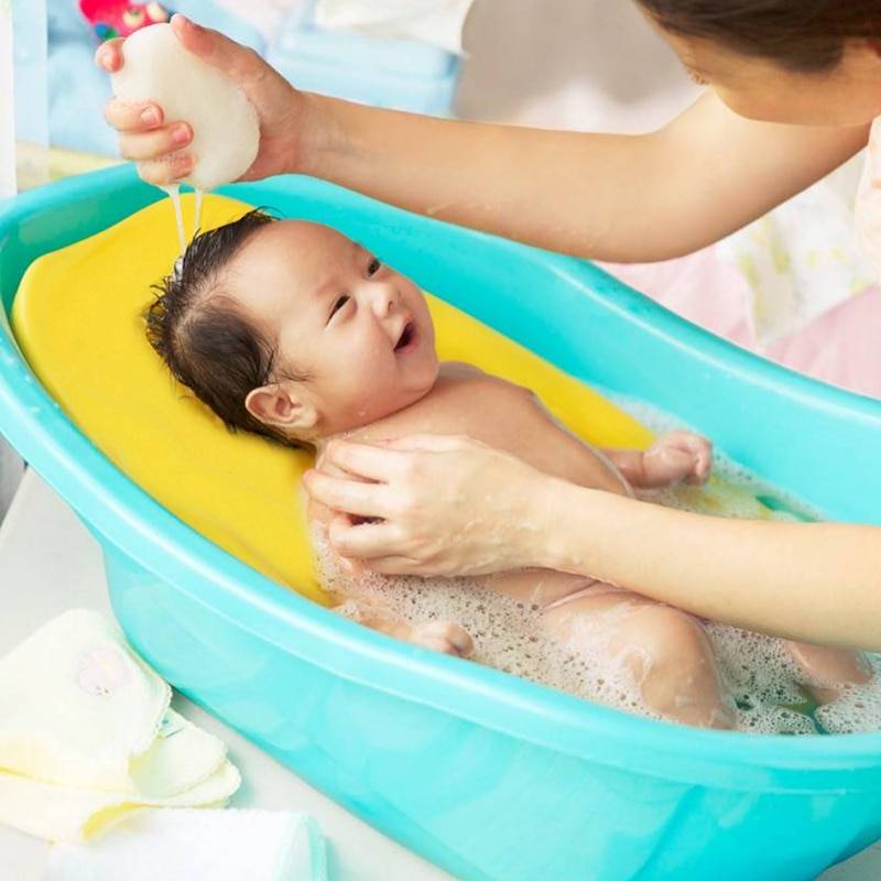 Чем мыть ванну перед купанием ребенка?
