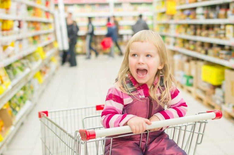 10 способов прекратить истерику ребенка в магазине