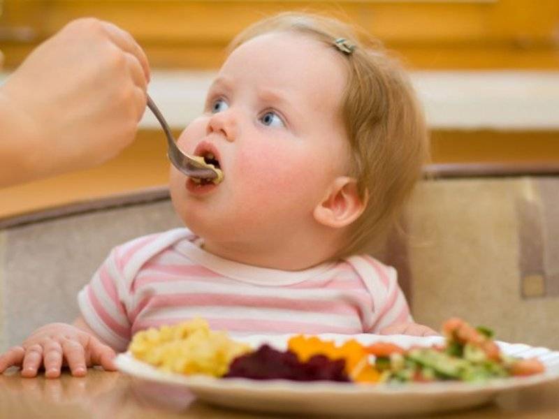 Как накормить ребенка, если он отказывается: способы повысить аппетит